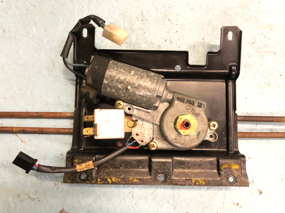 BMW M 535i E28 [1986]  - 机械电动滑动屋顶