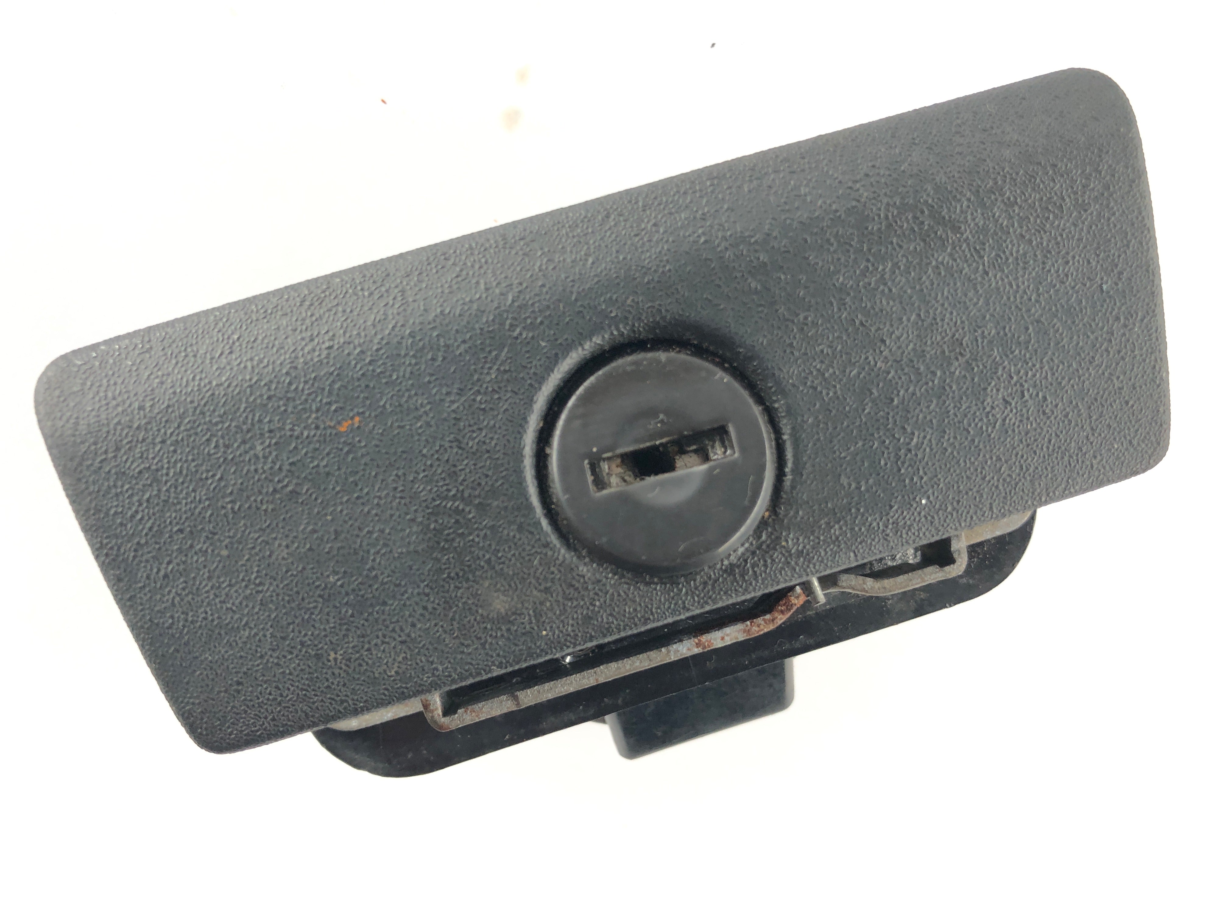 BMW M 535i E28 [1986] - Glove compartment lock without key