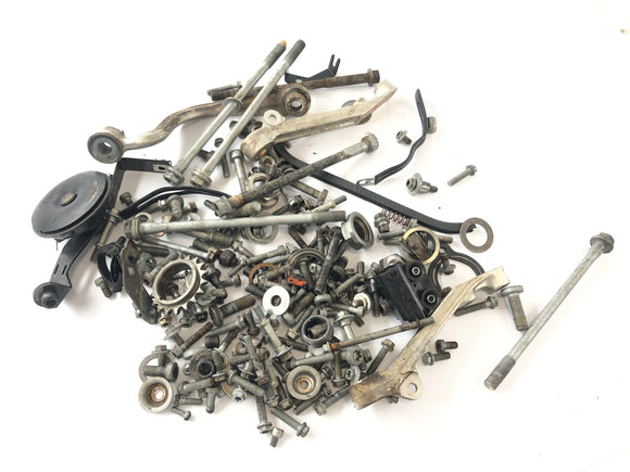 KTM Duke 690 A3 [2012] - Restdeler og skruer er bunt