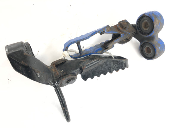 Suzuki DR 750 S SR41B [1988] - Os apoios para os pés do motorista à direita e à esquerda