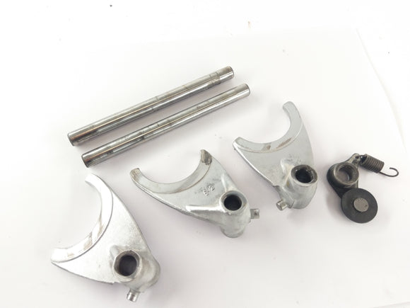 Suzuki GT 750 [1973] - Spínací vidlice přepínací drápy