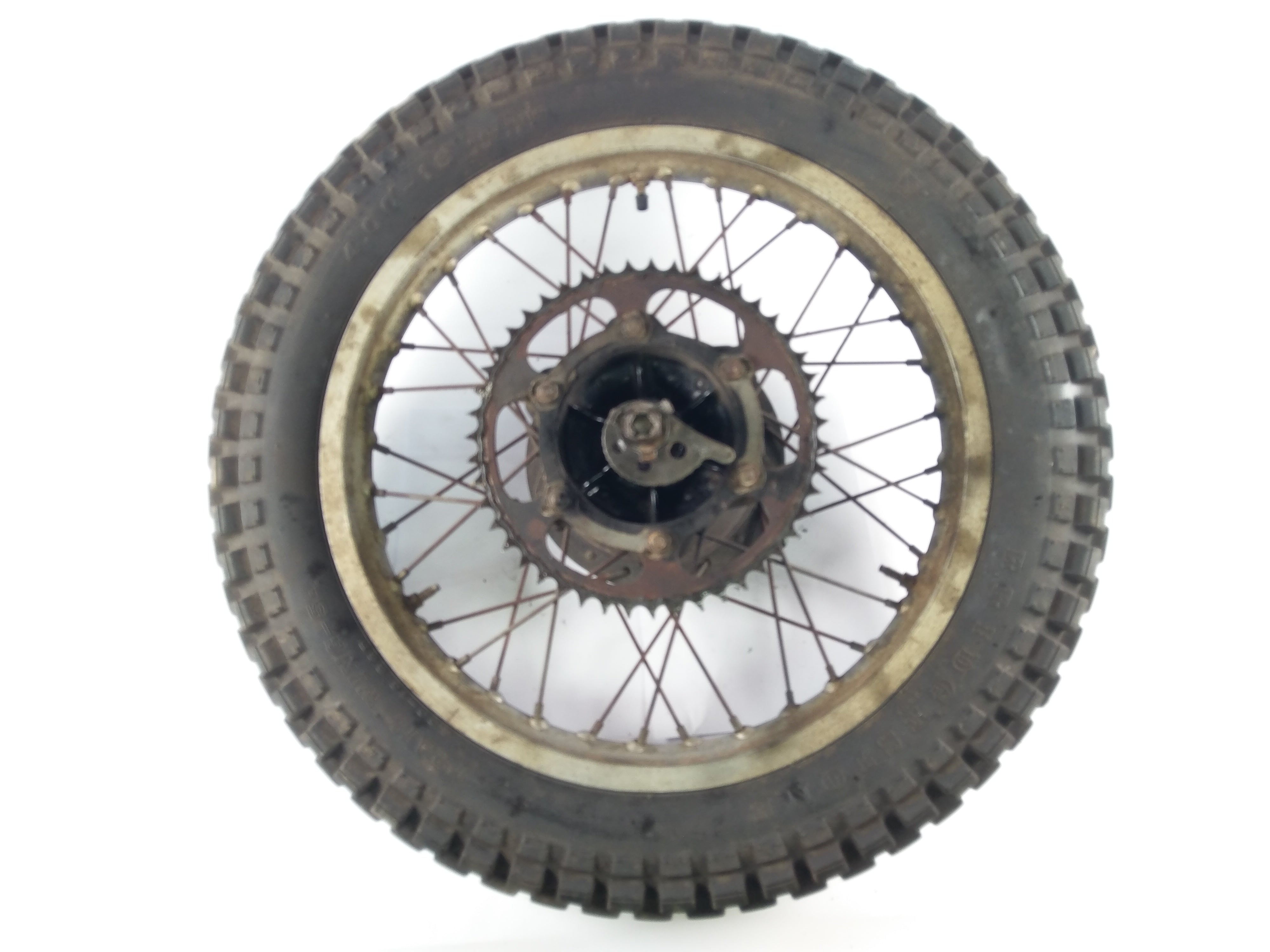 Yamaha DT 250 1R7 - rear wheel with axle and brake drum