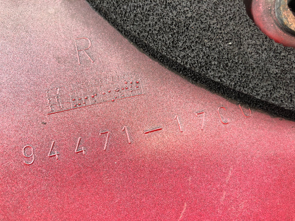 Suzuki GSX -R 1100 GV73B [1991] - Pukeuttava sivuverho oikeassa alakulmassa