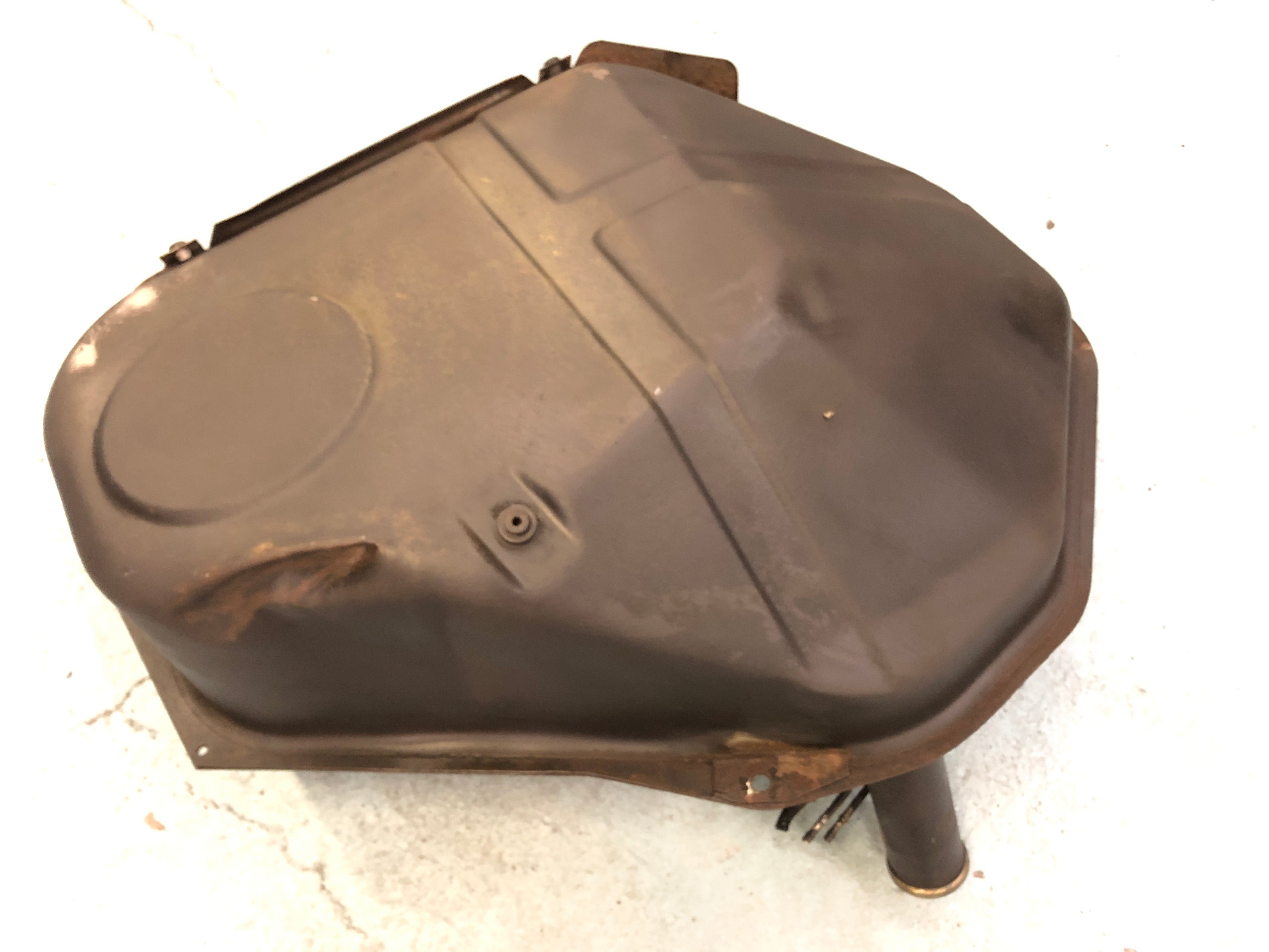 BMW M 535i E28 [1986] - Fuel tank