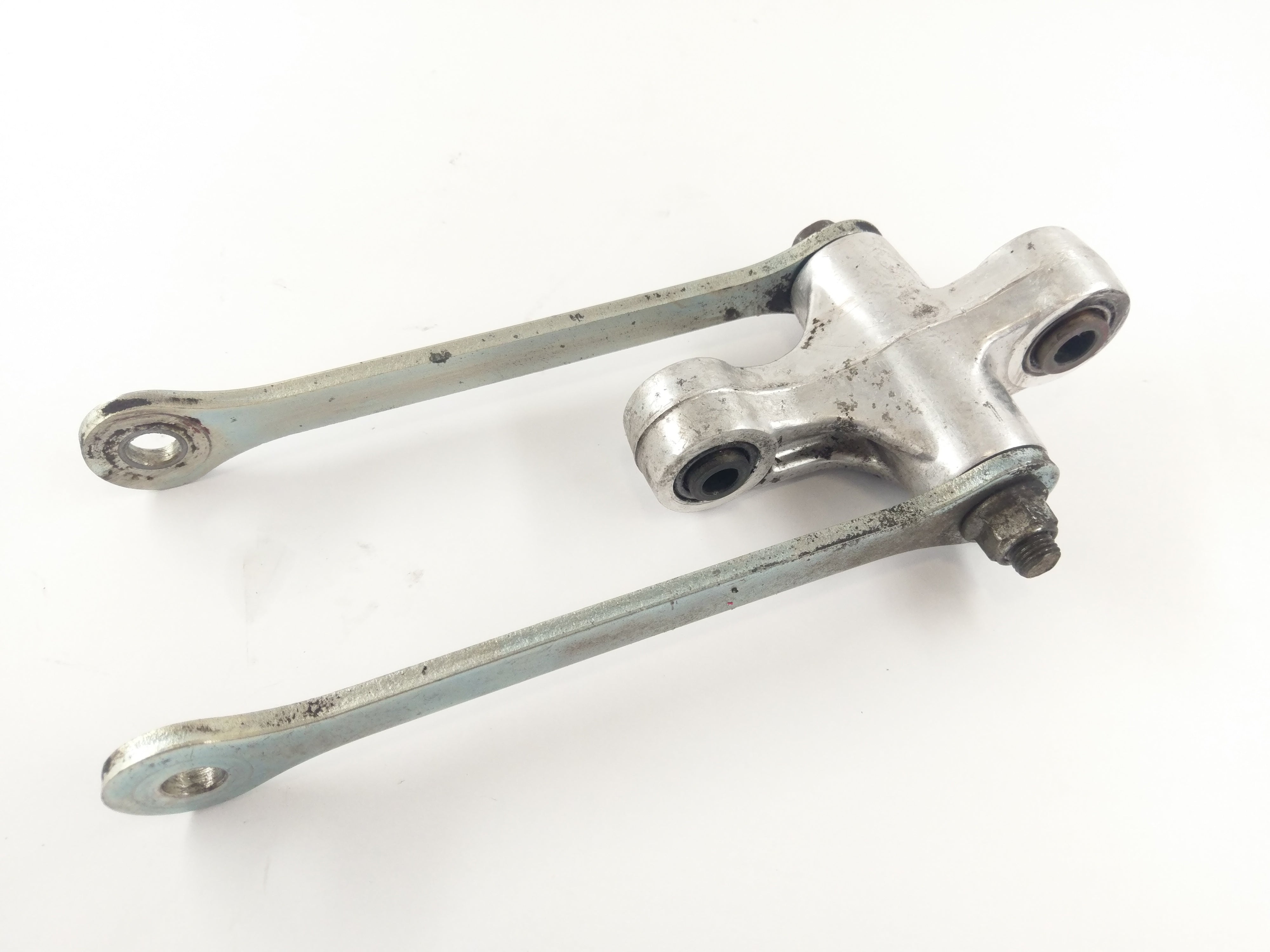 Suzuki GSF 400 GK75B Bandit [1991] - shock absorber deflection lever