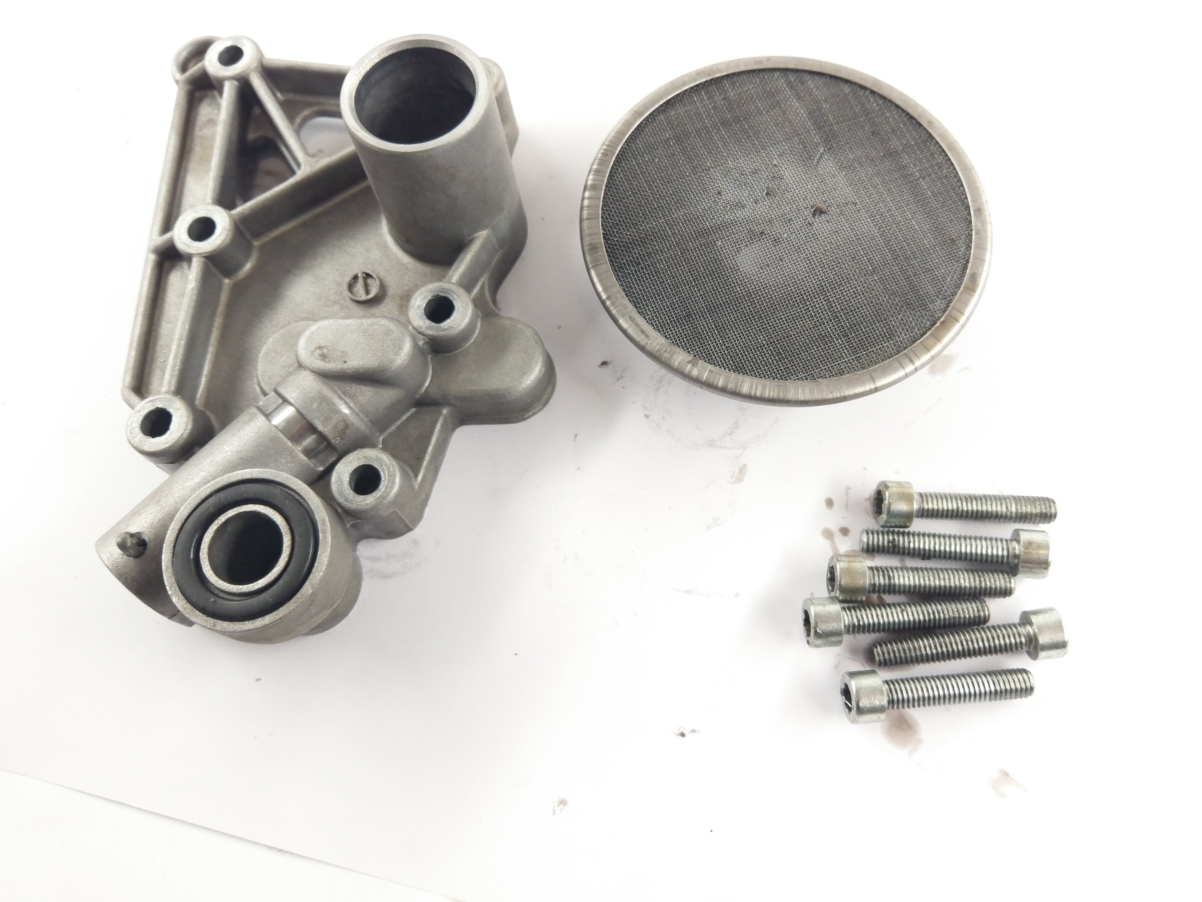 Honda CB 900 F Boldor SC01 [1981] - Oil strainer with housing