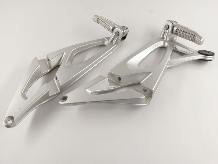 BMW K 1200 R [2010] - Pediatriska fotstöd med en innehavare