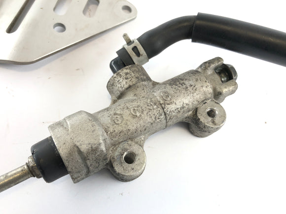 Suzuki DL 1000 V -STROM [2006] - pompa hamulca z tyłu