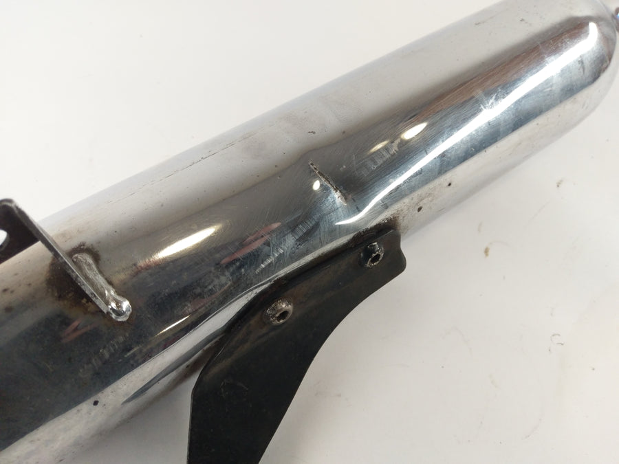 Triumph Bonneville 800 T100 [2004]  - 左边的排气消声器没有安倍