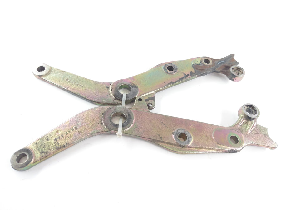 Triumph Trophy 900 T300 [1992] - Soporte de motor en la parte posterior