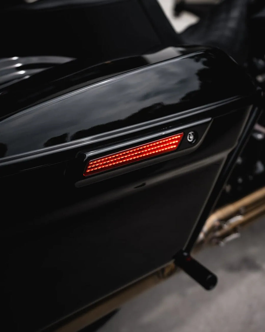 Harley Davidson Touring [CUSTOM DYNAMICS] – iluminação para fechamento lateral da mala