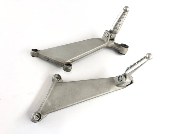 Aprilia Mille RSV 1000 ME [1999] - Pediatriske fotstøtter med holderett