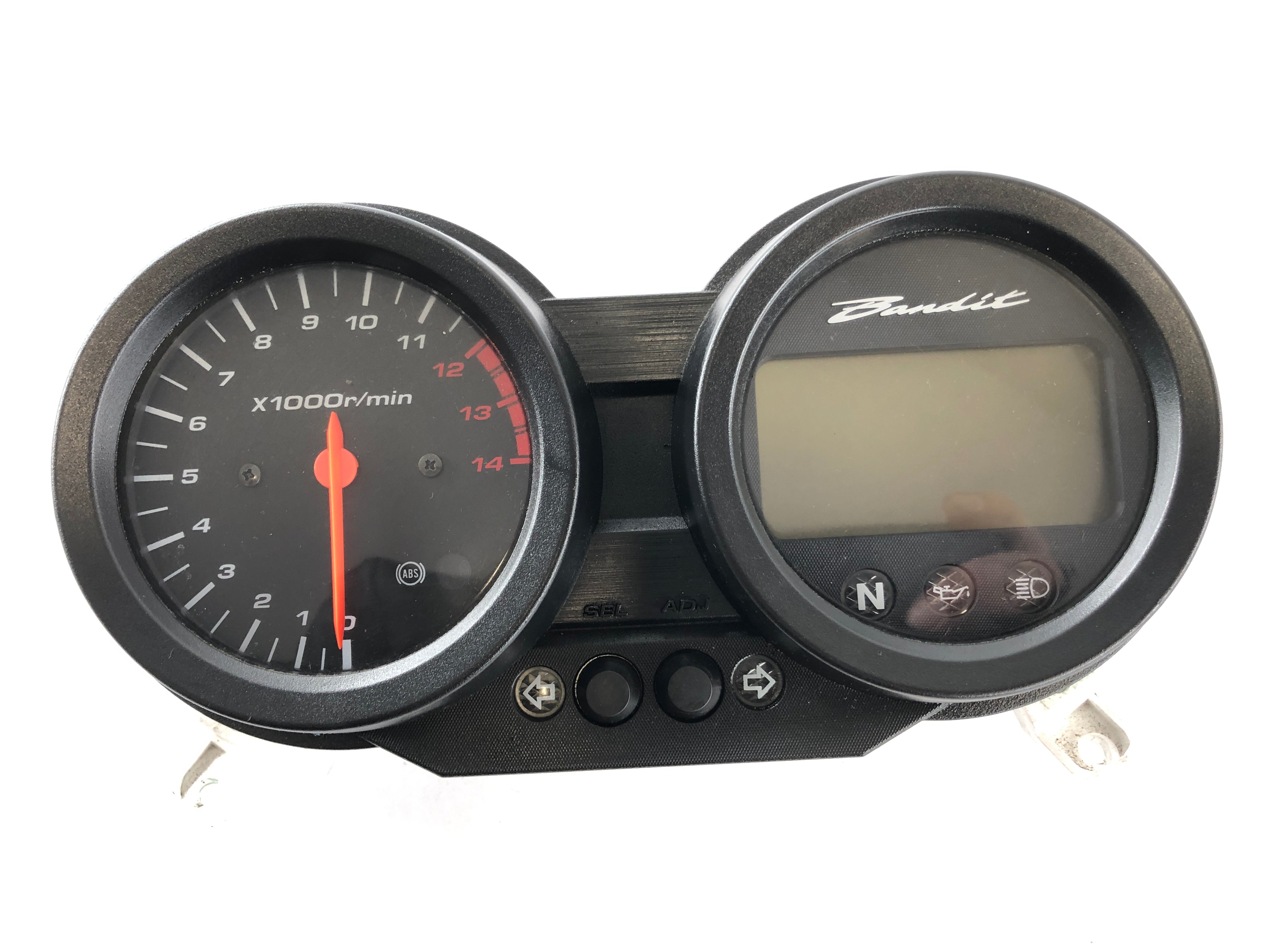 Suzuki Bandit GSF 650 S WVB5 [2005] - Compteur de vitesse et tachymètre dans le cockpit