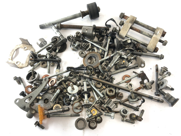 Honda CRF 450 R [2003] - Skruer og resterende dele er indviklet