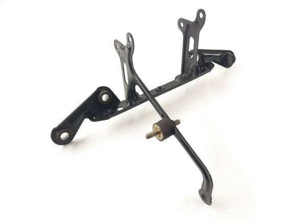 Aprilia RSV 1000 Tuono RP [2005] - Cockpit holder fairing holder