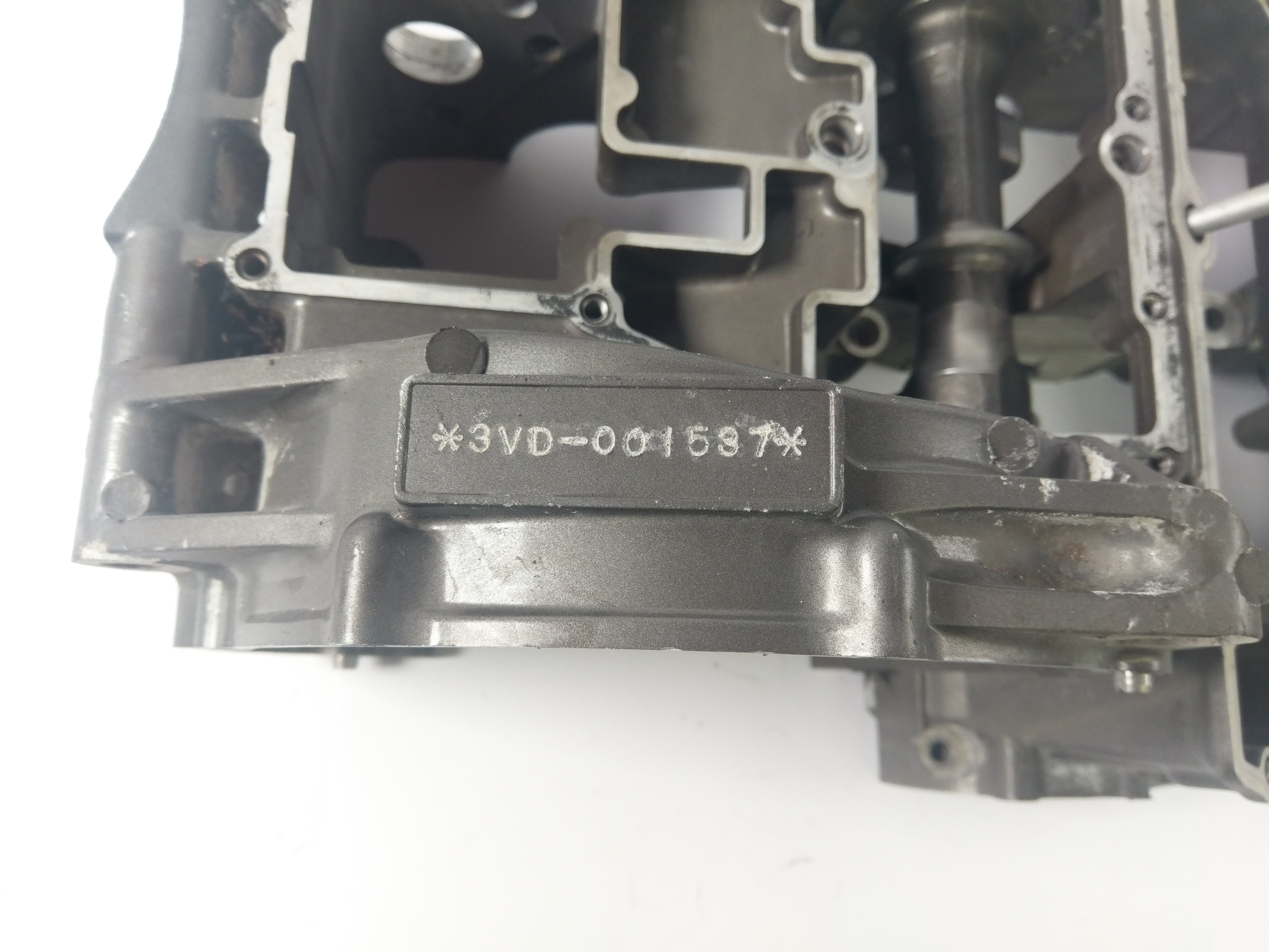 Yamaha TDM 850 3VD [1992] - Engine block upper part with balance shaft