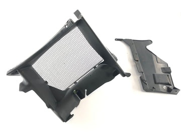 Банка на Spyder SM5 [2009] - оболочка охладителя слева