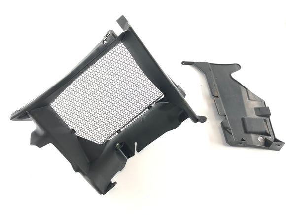 Банка на Spyder SM5 [2009] - оболочка охладителя слева