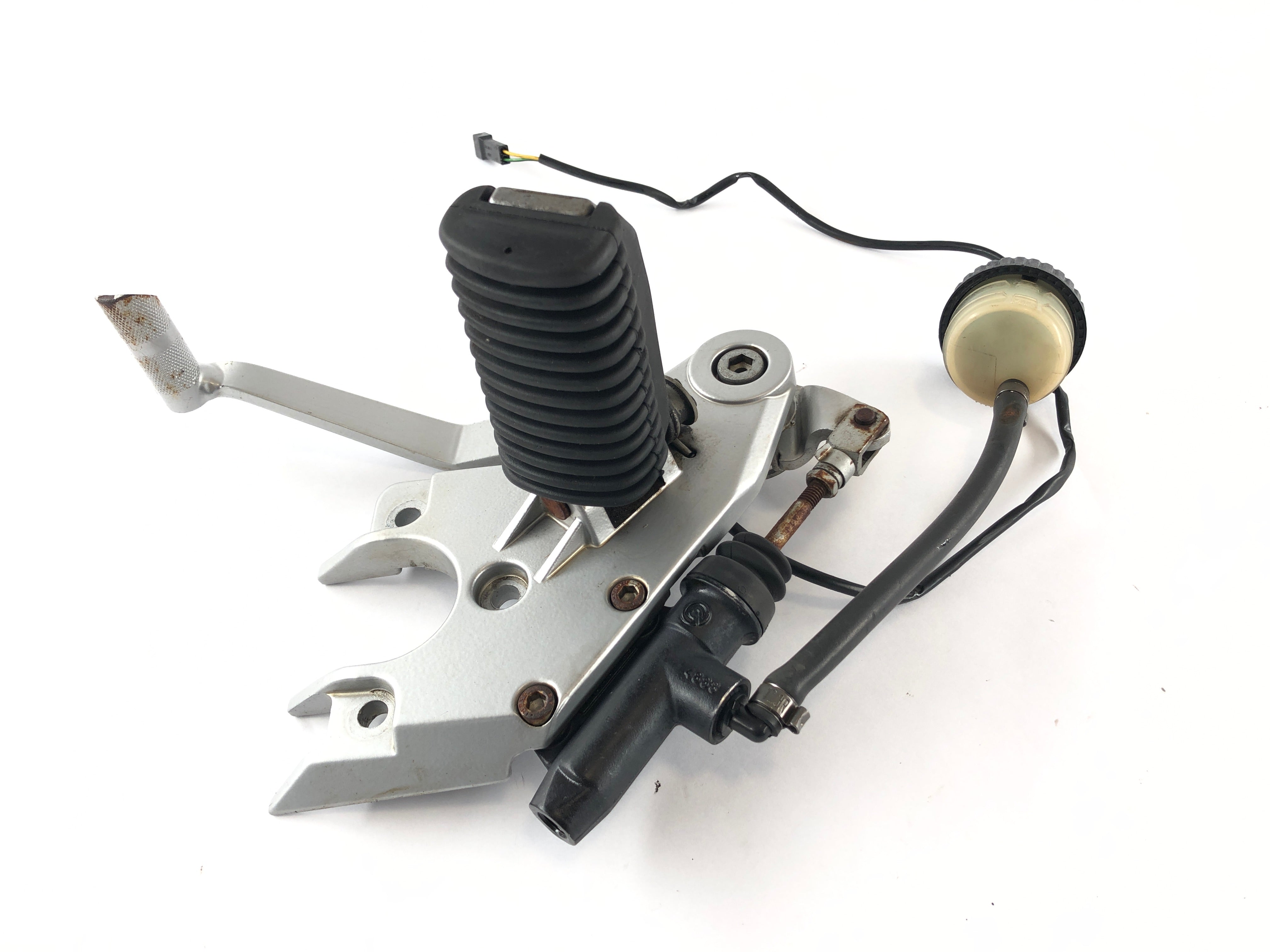 BMW R 1100 R 259 [1995] - Footrest plate right brake pedal and brake pump