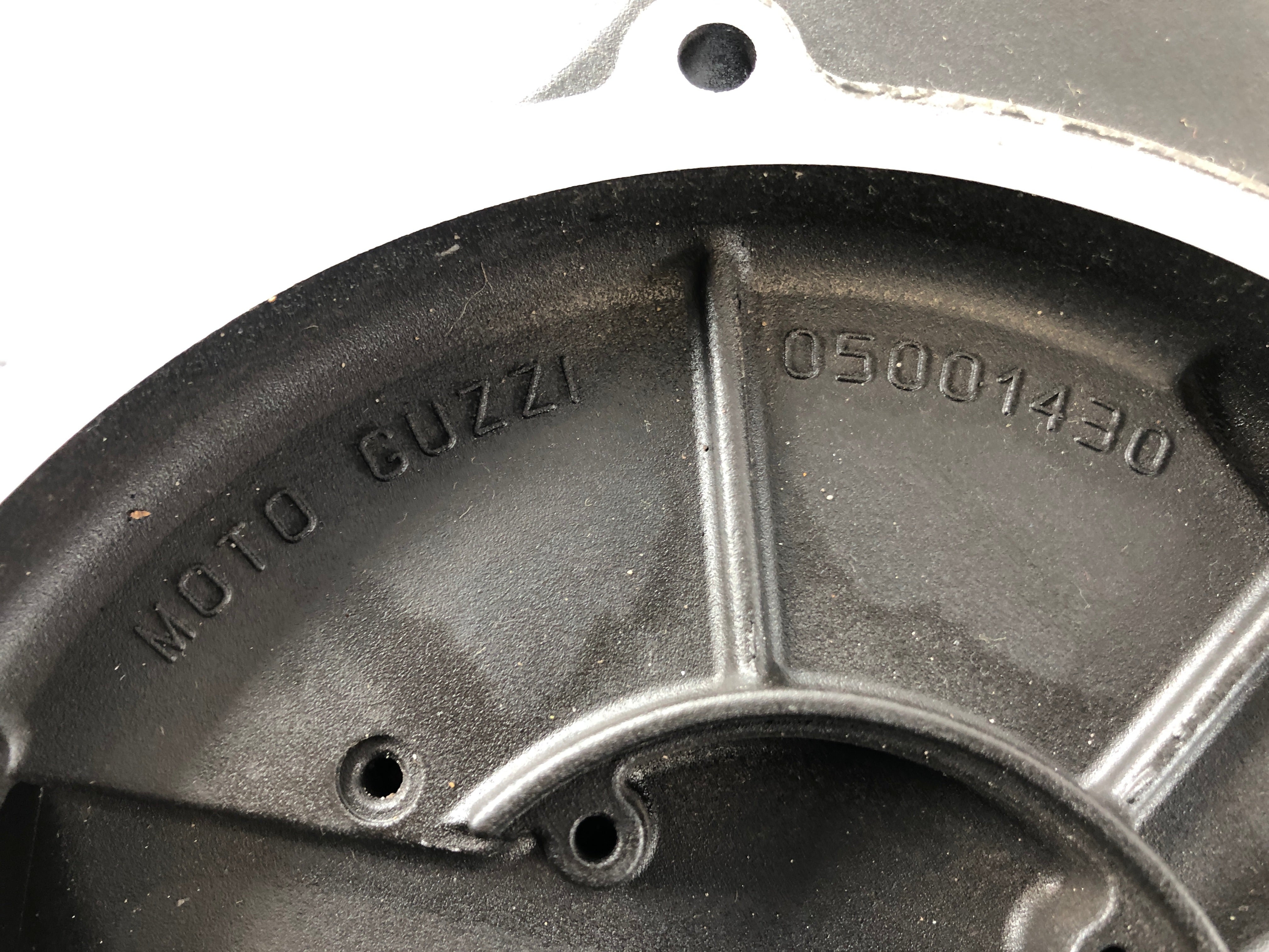 Moto Guzzi Stelvio 1200 8V [2011] - Pannhuvudlocket Motor Lid