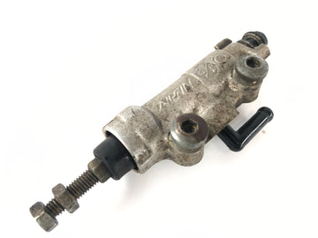 Suzuki Dr 800 S Big [1991] - brzdový válec vzadu