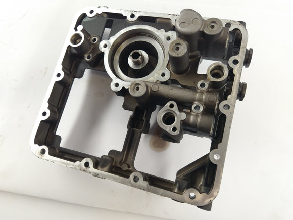 Moto Guzzi Stelvio 1200 4V [2008] - Adapteriöljypannu kannen välillä