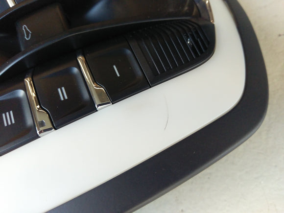 保时捷Panamera Turbo [2010]  - 开关屋顶天空灯车库得分开瓶器