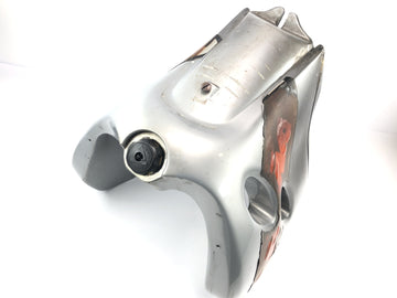 KTM 640 Adventure LC4 [2001] - Serbatoio del carburante con rubinetti del carburante danneggiati