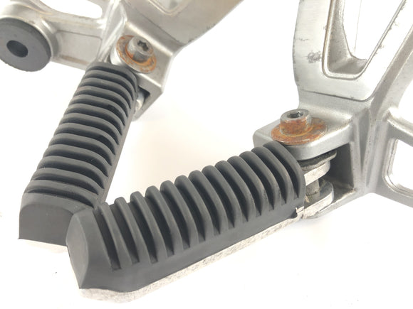 Suzuki Bandit 1200 GV75A [1998] - Pedias fotstøtte Fotstøtte