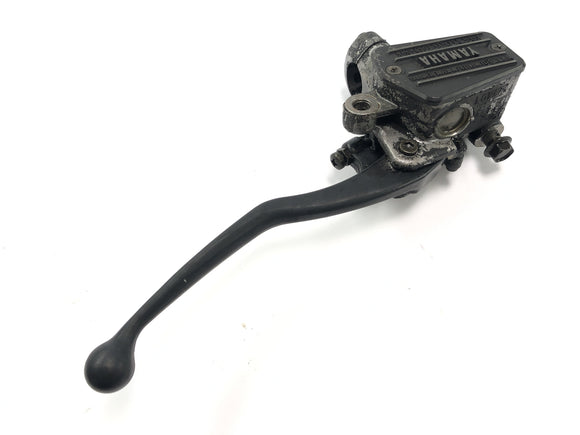 Yamaha FJ 1100 47e [1985] - dźwignia hamulca pompy ręcznej na prawym przednim ręcznym hamulcu hamulcowym