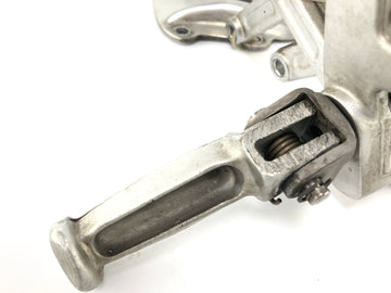 Triumph Daytona 955i T595 [1999] - Fahrerfußraste rechts mit Bremspedal - 0