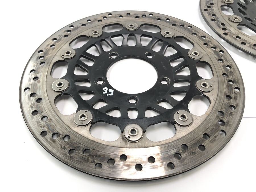 Triumph Daytona 955i T595N [2003] - Jarrulevy oikealla ja vasen 3,9 mm