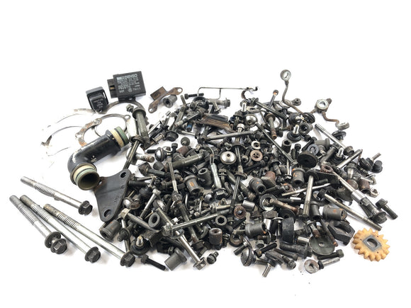 Yamaha v Max 1200 2We [1996] - остаточные детали и винты являются пакетом