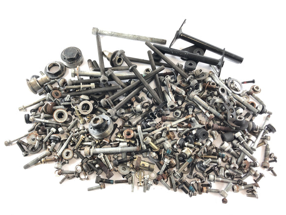 BMW K 1200 RS [2002] - Šrouby a zbytkové části jsou konvolidovány