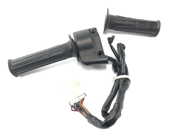 トライアンフ デイトナ 900 T300 [1996] - ハンドルスイッチ スロットルグリップ コントロールハンドル 右