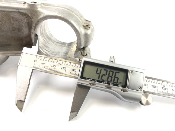 Suzuki Dr 350 SK42B [1991] - Fork Bridge níže