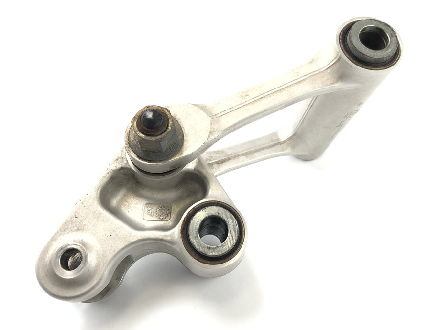 KTM 690 SM Prestige [2007] – nookurvarre luust amortisaatori õõtshoova ühendusdetail