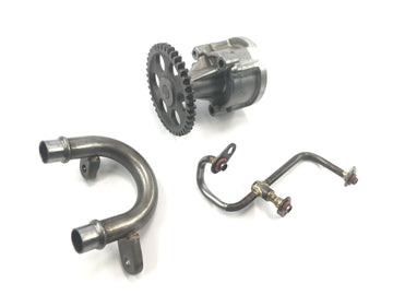 Yamaha GTS 1000 4FV [1997] - Oliepumpe med olieledninger og rør