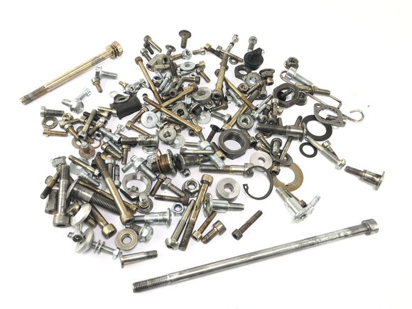 Ducati Monster M600 [1995] - Остаточные детали и винты являются пучком