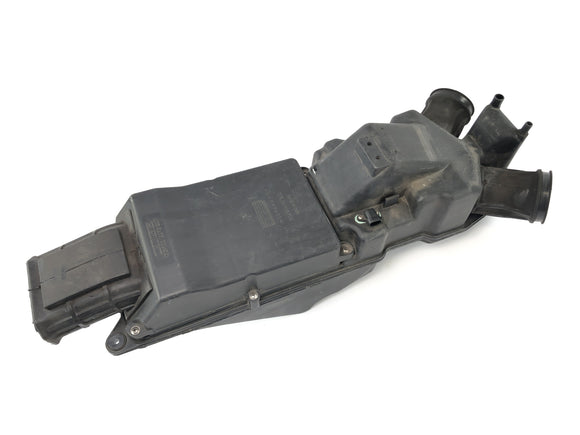 Moto Guzzi Stelvio 1200 4V [2009] - Housece příjmu vzduchového boxu vzduchových boxů