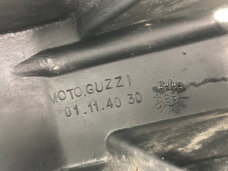 Moto Guzzi V11 Sport [1999] - Nasávání vzduchu do sací komory vzduchového filtru