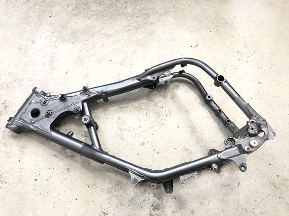 KTM LC4 Duke 620 E [1996] - рама с бумагами