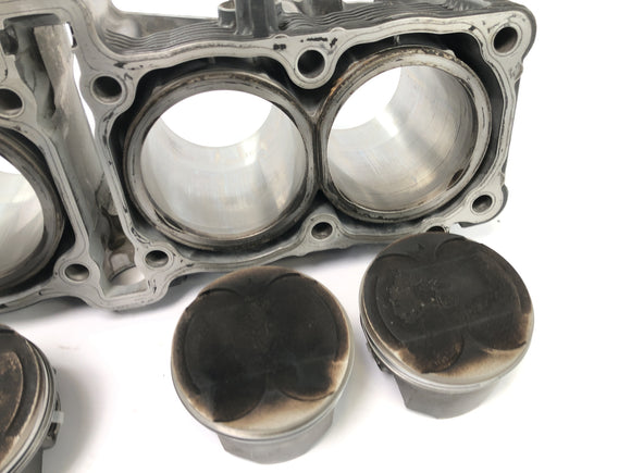 スズキ GSX-R 1100 W GU75 C [1994] - ピストン付きシリンダー