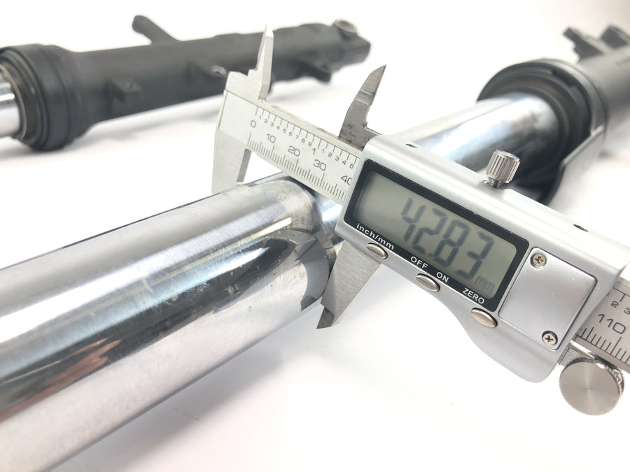 Yamaha MT 03 RM02 [2007] - Forcella telescopica con assale tubi forcella e barre forcella
