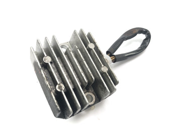 ヤマハXT 600 Zテネレ55W [1986]  - 張力調節因子整流器充電器の制御 - 0