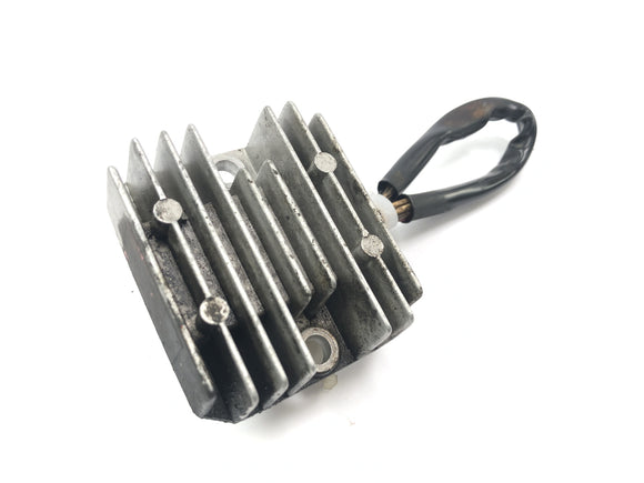 ヤマハXT 600 Zテネレ55W [1986]  - 張力調節因子整流器充電器の制御