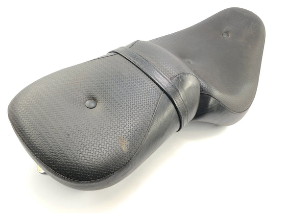 川崎vn 800 Classic [2000]  - 带磨损迹象的长凳