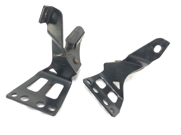 BMW F 650 GS Dakar [2007] - Os apoios para os pés do motorista à esquerda e direita com o suporte