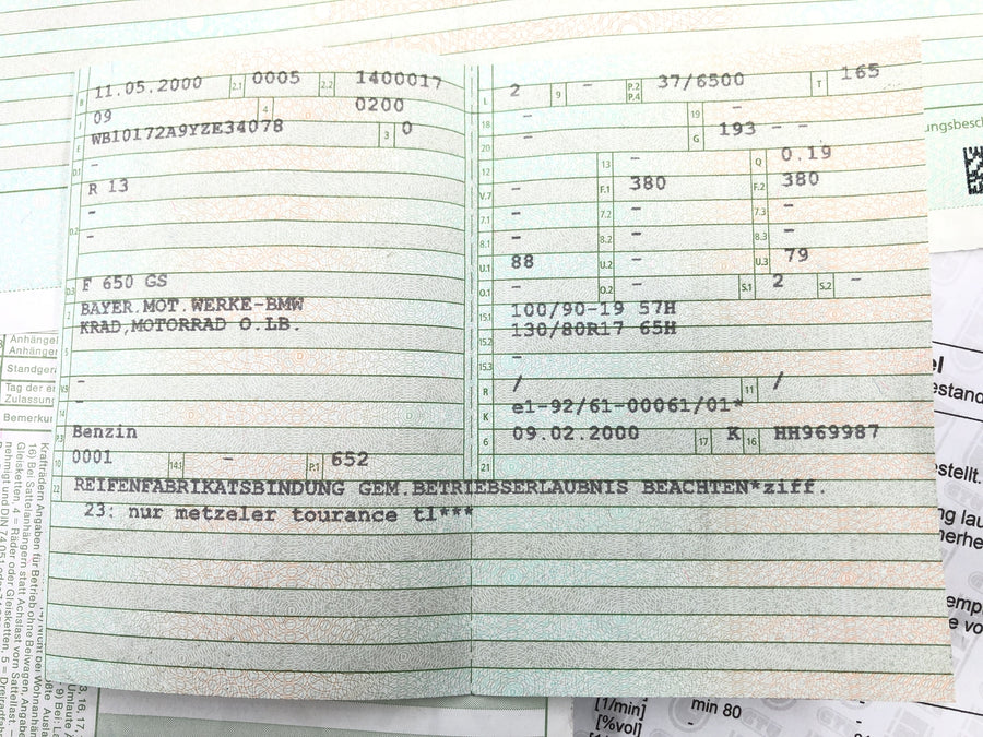 BMW F 650 GS R13 [2002] - Kehys papereilla