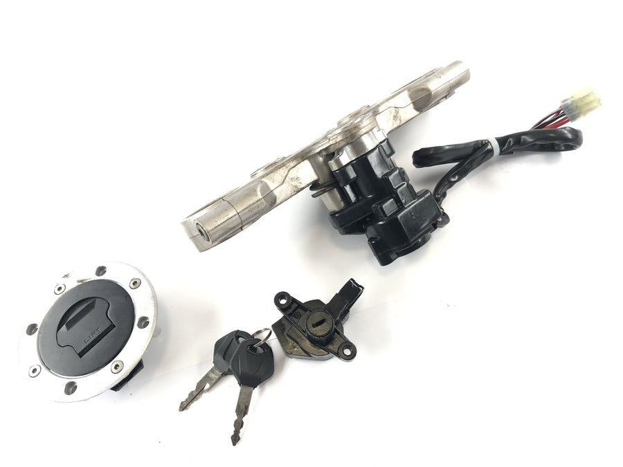 Suzuki GSF 1200 S Bandit WVA9 [2003] - Locksmith con bridge fork sopra il serbatoio del serbatoio di accensione